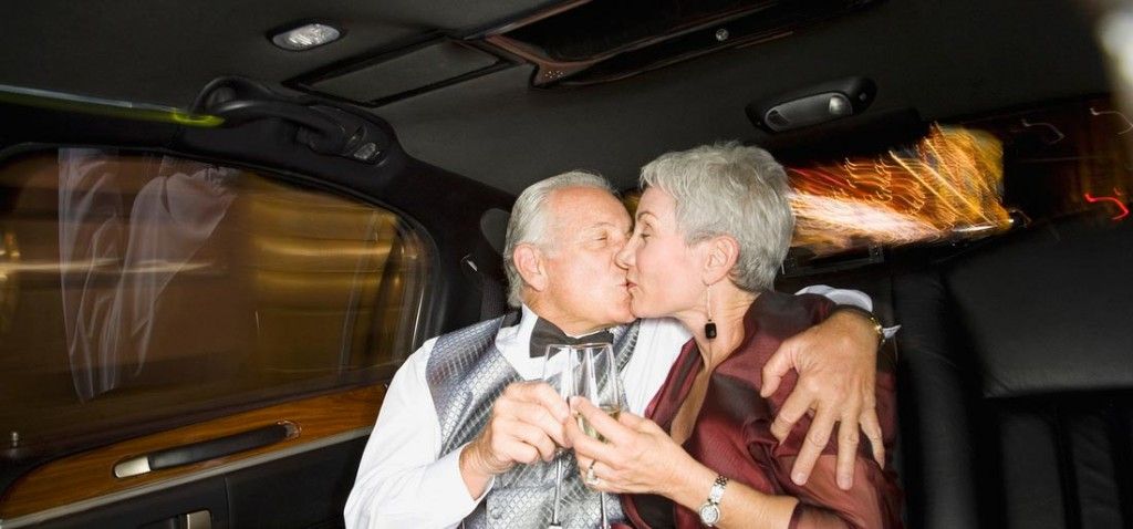 bodasdeoro 1024x478 - Plan de San Valent&iacute;n en limusina