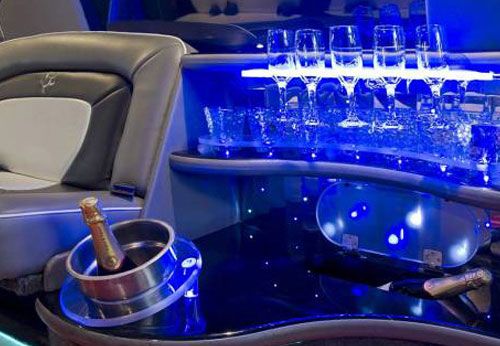 interiorexpedition2 - Limusinas para aniversarios en Madrid