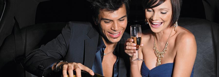 pareja2 - Plan de San Valent&iacute;n en limusina